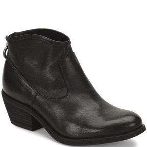 Sofft Aisley Unlined Leather Western Bootie 8 Black